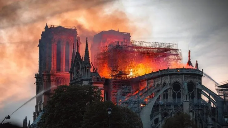 Notre-Dame on Fire izle